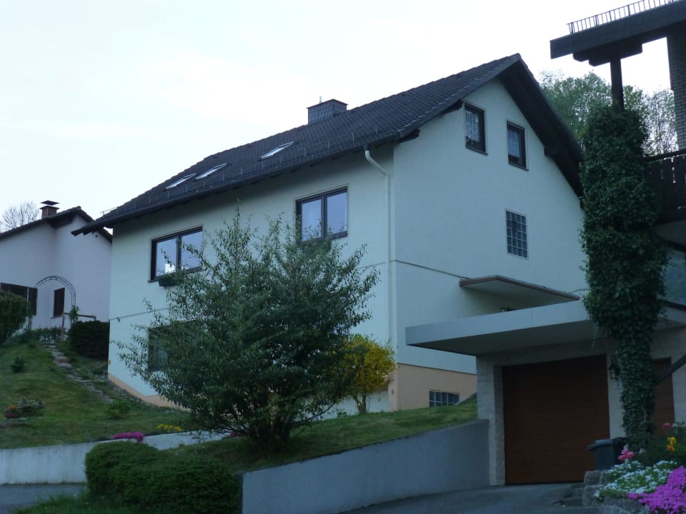  von der Straße aus Privatzimmer Schoen