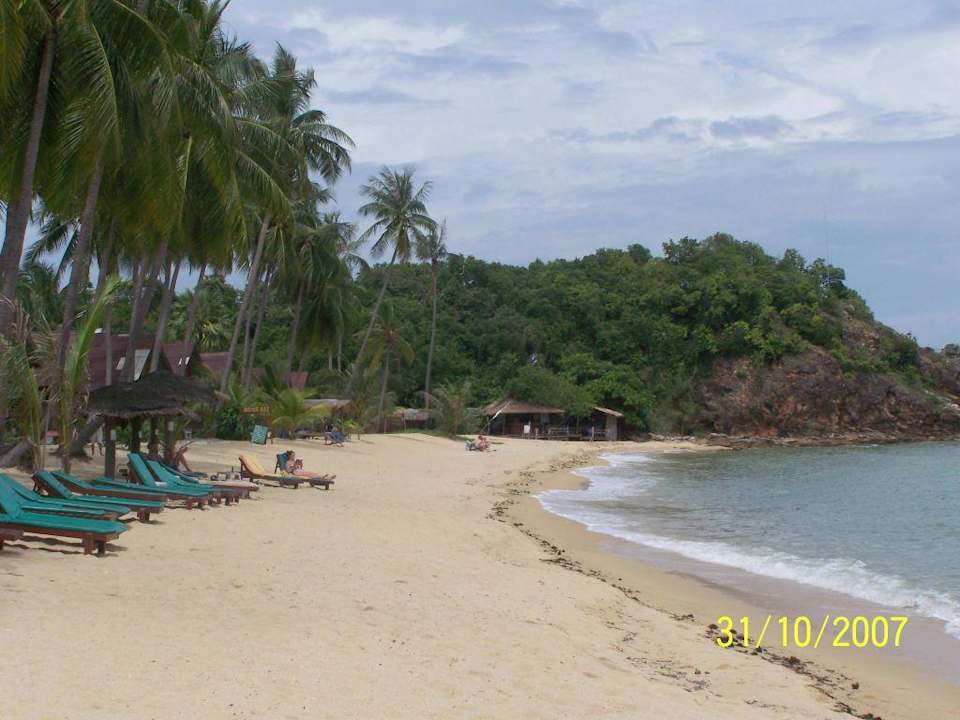 Strand vor der Anlage Pinnacle Samui Resort