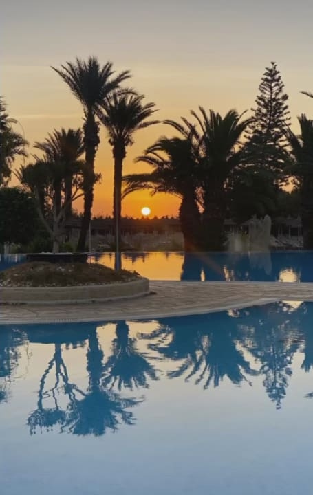 Pool Sentido Bellevue Park