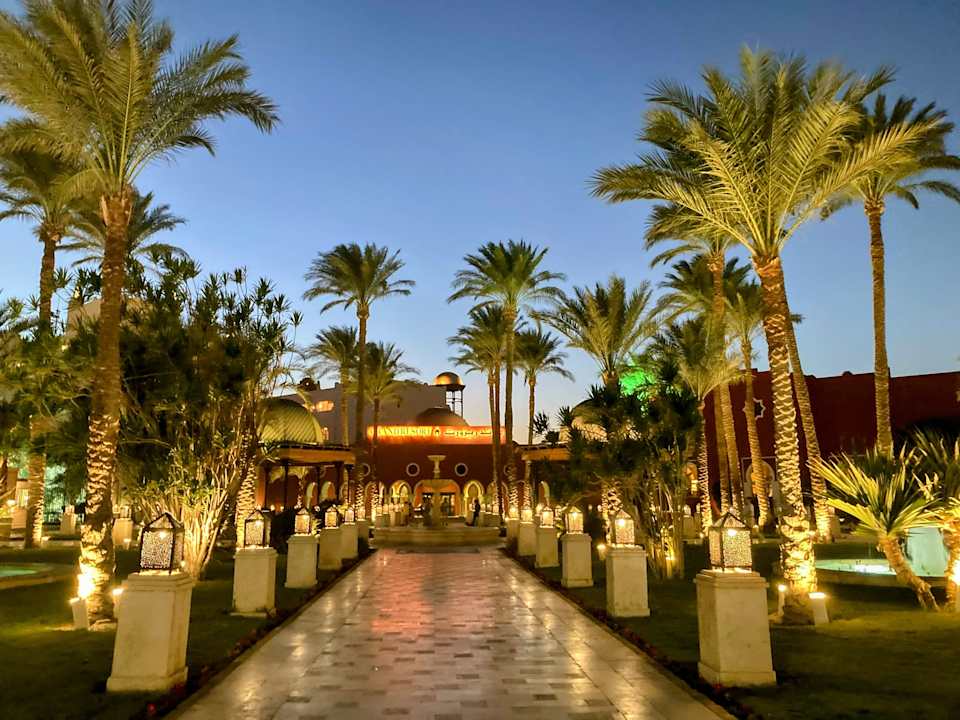 Gartenanlage The Grand Palace - Adults only