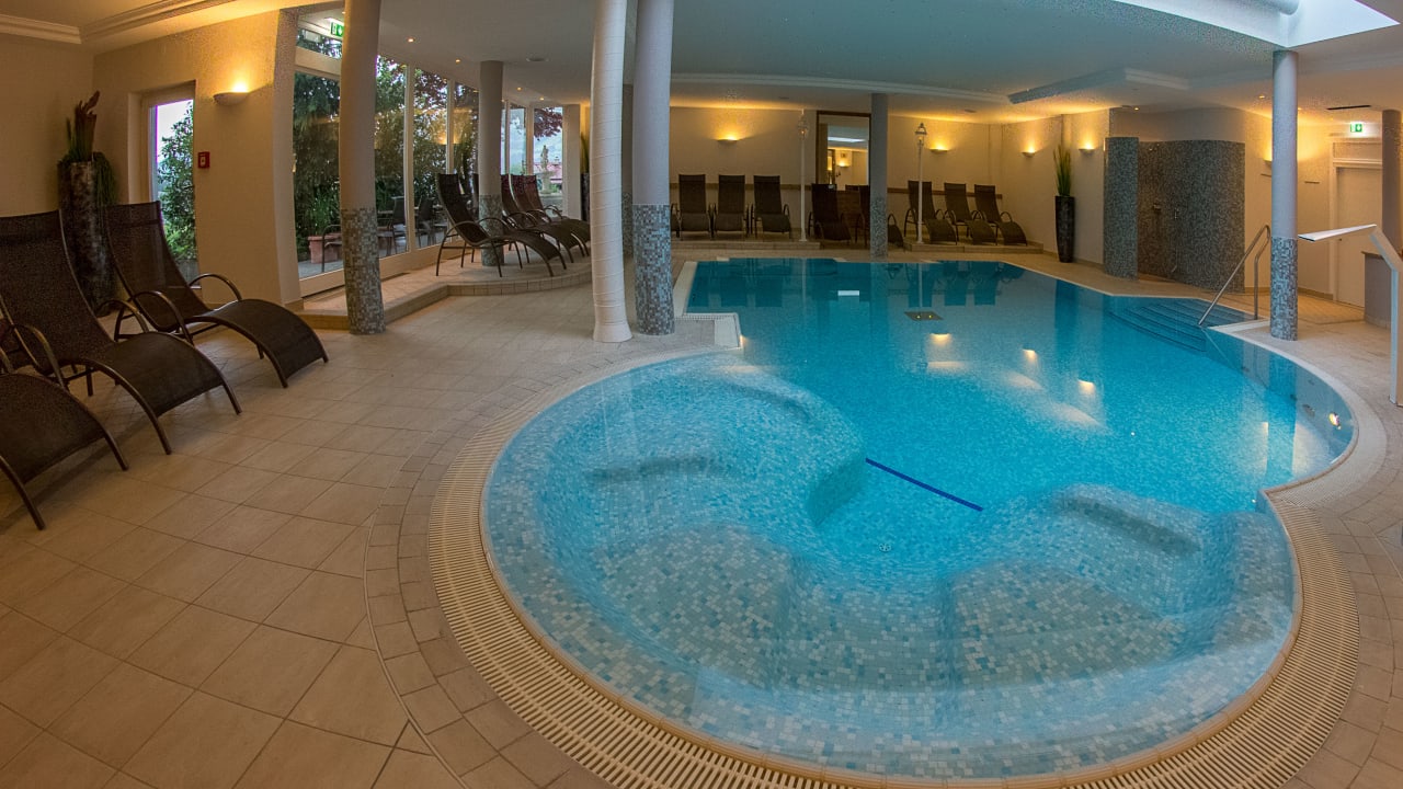 Pool Wohlfühlhotel Schiestl