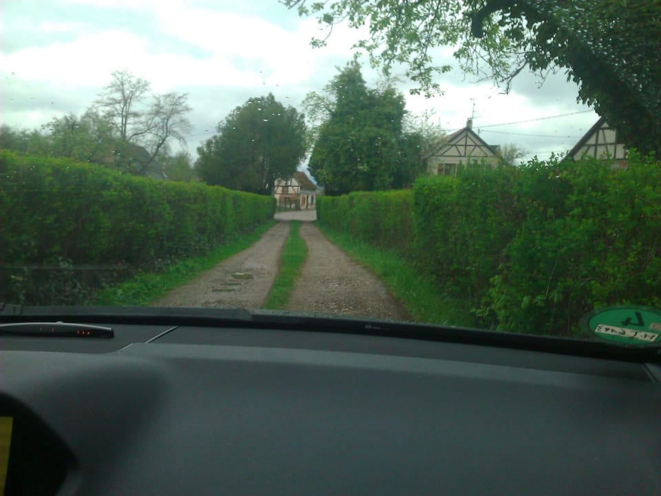 Die Ein- und Ausfahrt Hotel Chateau De Werde