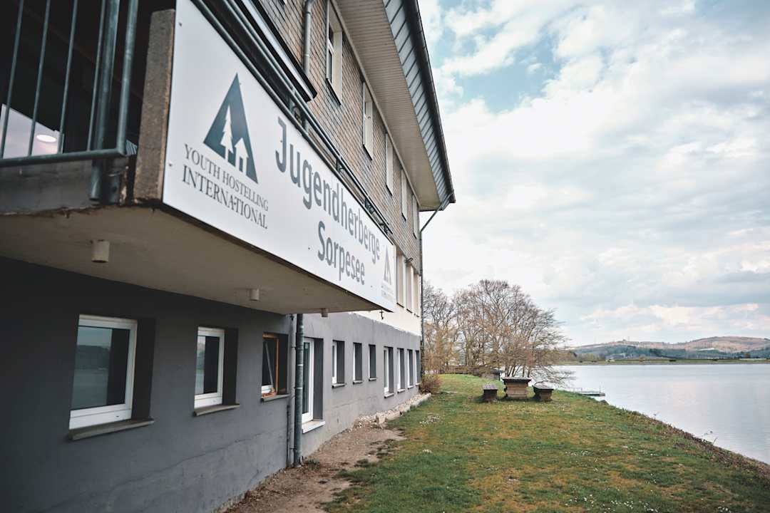 Außenansicht DJH Jugendherberge Sorpesee