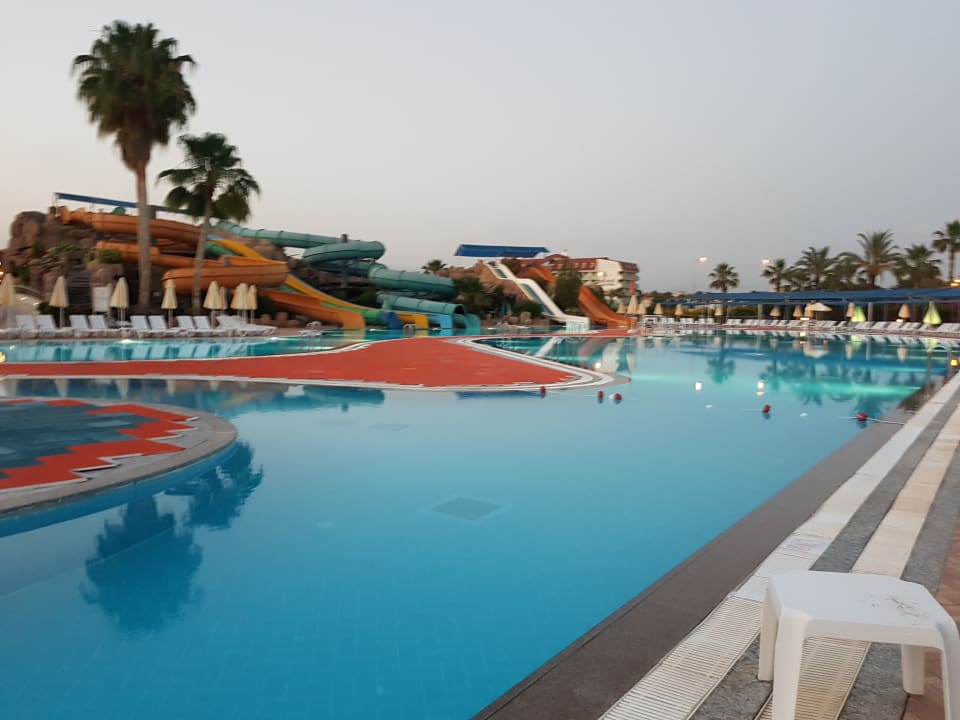 Pool VONRESORT Golden Coast