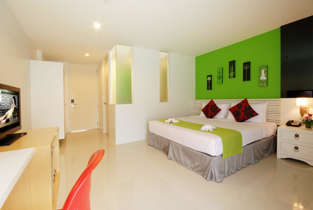 Studio Pent Room Hotel The Lantern Resort Patong