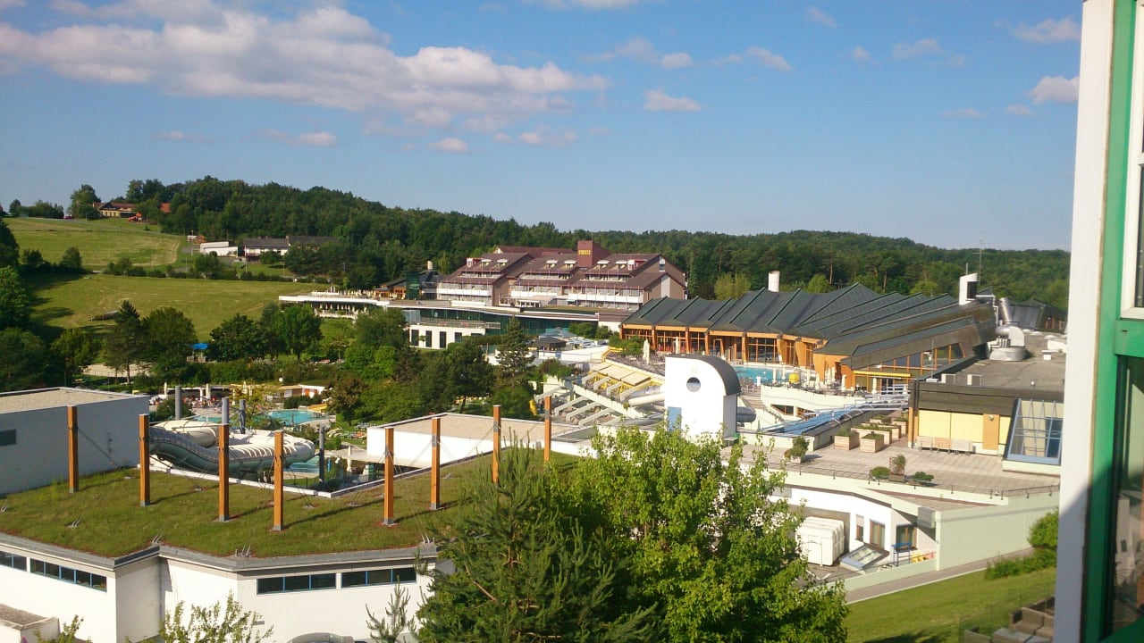 Blick zur Therme Loipersdorf Thermalhotel Leitner Loipersdorf