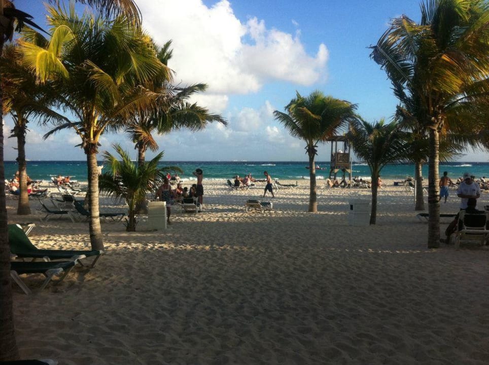 Strand vom Strandrestaurant aus fotografiert Hotel Riu Tequila
