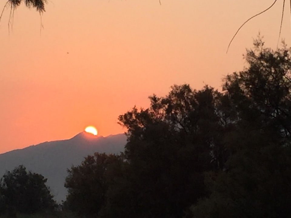 Sonnenaufgang beim Louis Zante Beach Domes Aulūs Zante, Autograph Collection