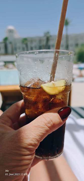 Gastro Serry Beach Resort