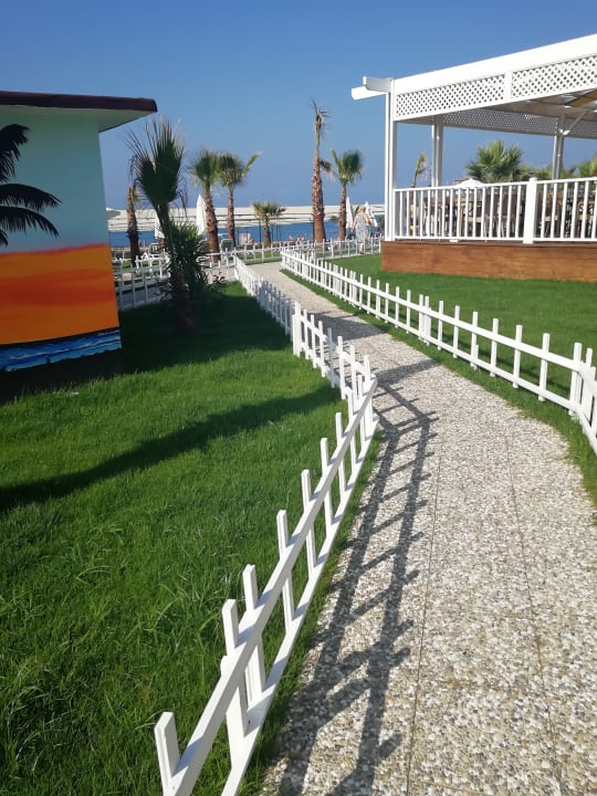 Strand Mary Hotel Side