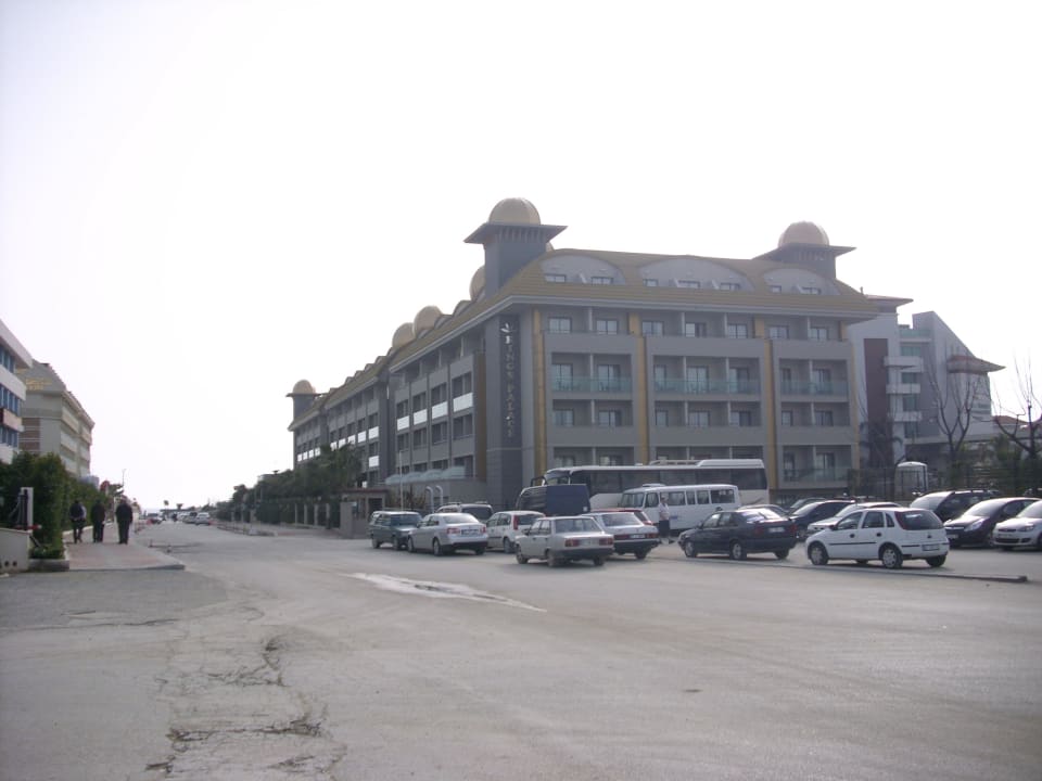 Von der City kommend Aydinbey Kings Palace & Spa