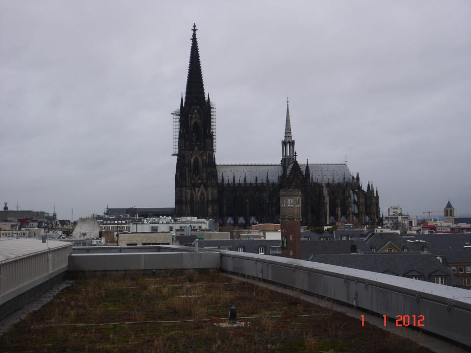 Blick auf den Dom von der eigenen Dachterrasse Dorint Hotel am Heumarkt Köln