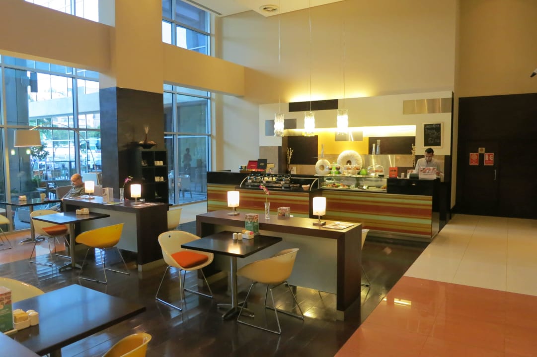 Restaurant ibis Al Rigga