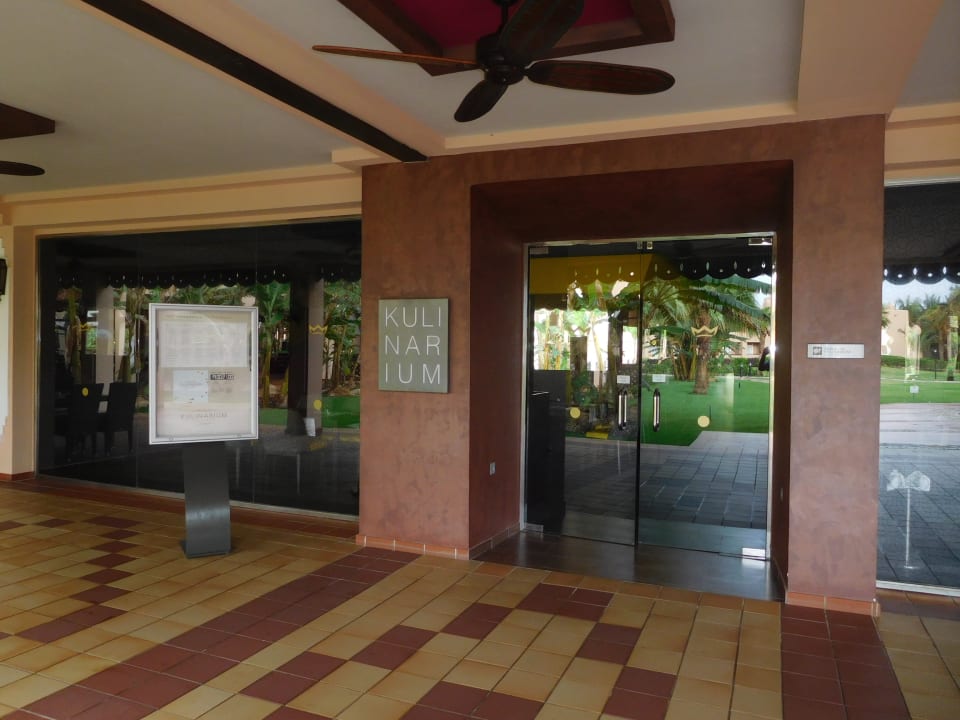 Kulinarium Eingang Hotel Riu Funana