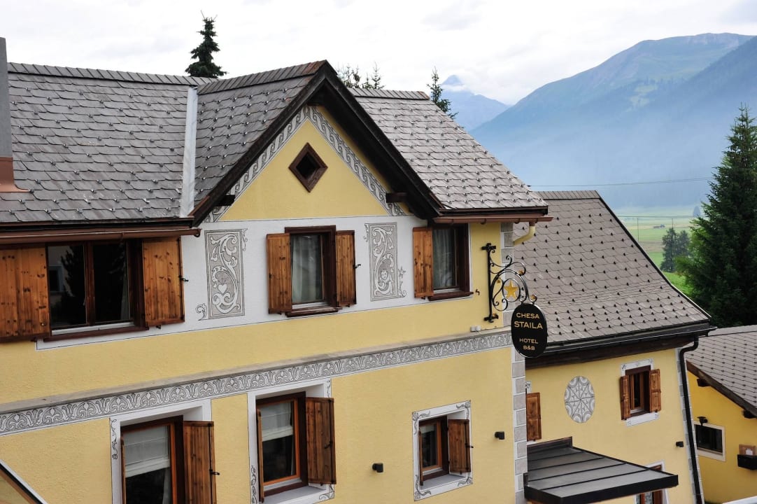 Hotel Fassade Chesa Staila Hotel - B&B
