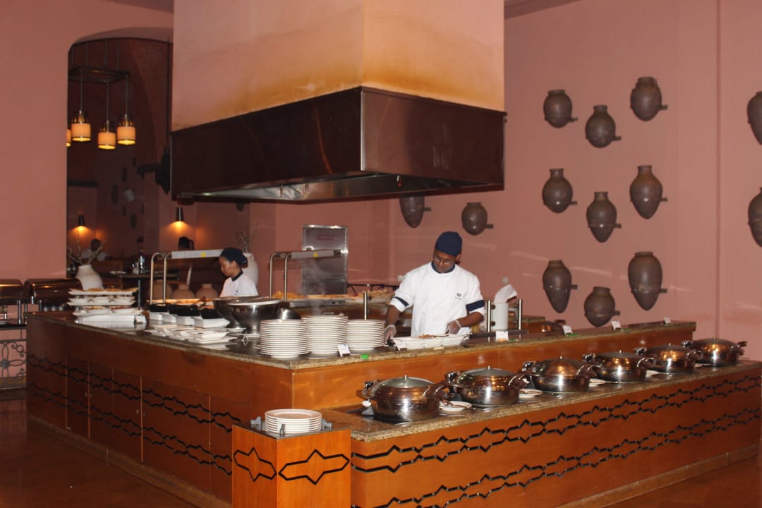 Livecooking The Cove Rotana Resort