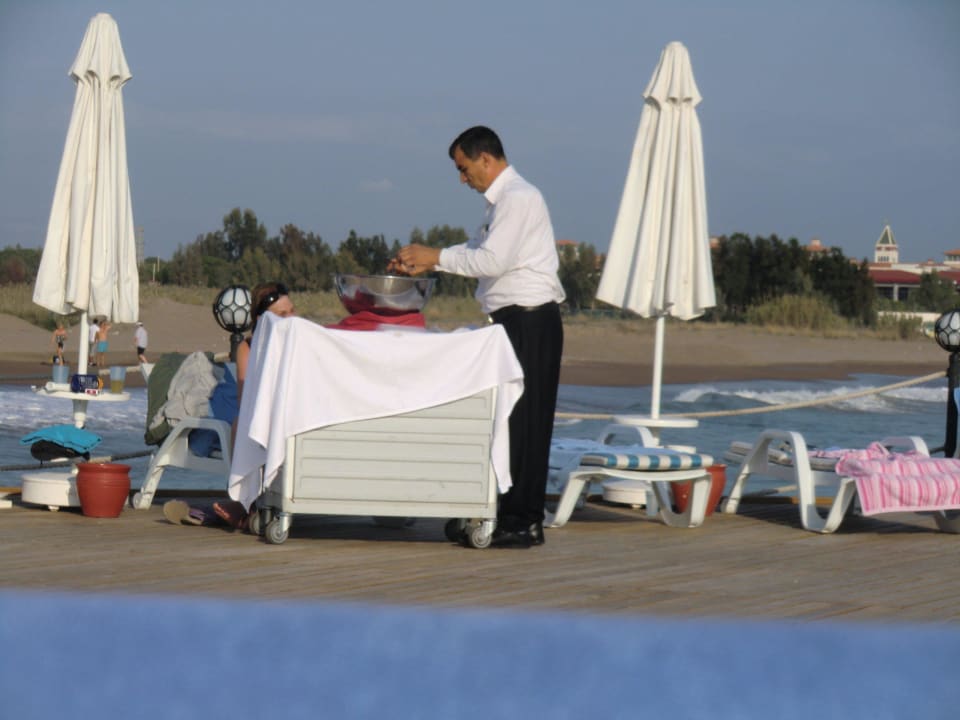 Leckereien bis zum Badesteg Saturn Palace Resort Hotel
