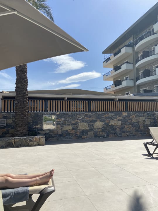 Außenansicht Petousis Hotel & Suites