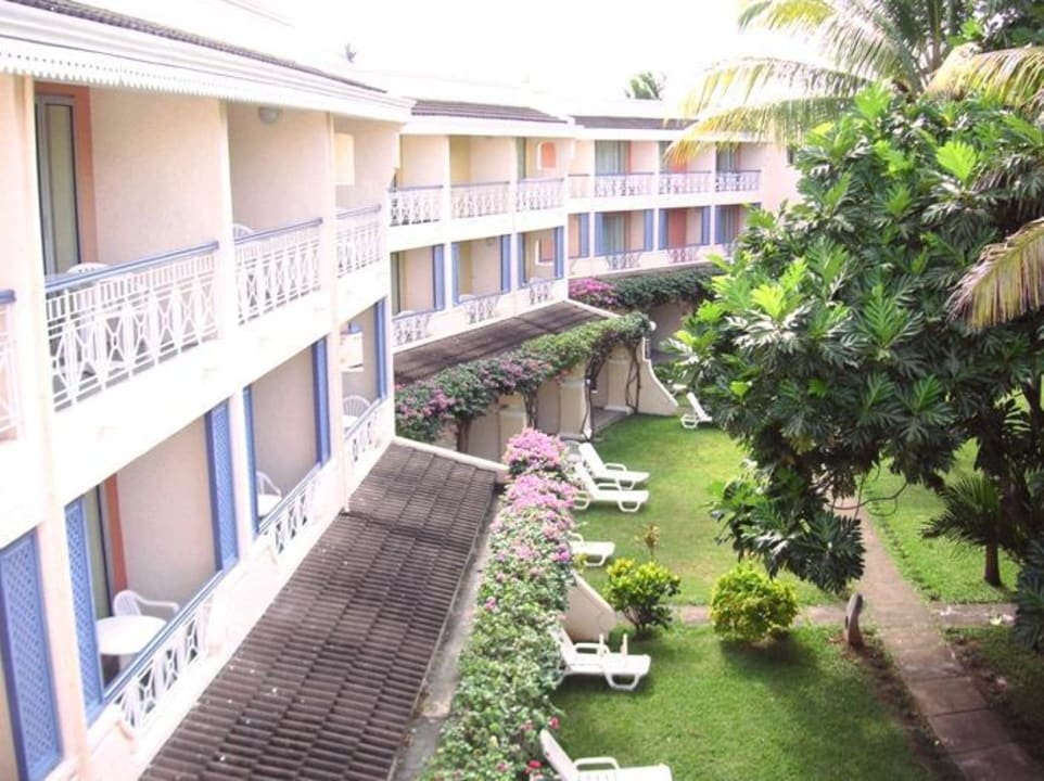 ausblick vom hotelbalkon aus Mauricia Beachcomber Resort & Spa