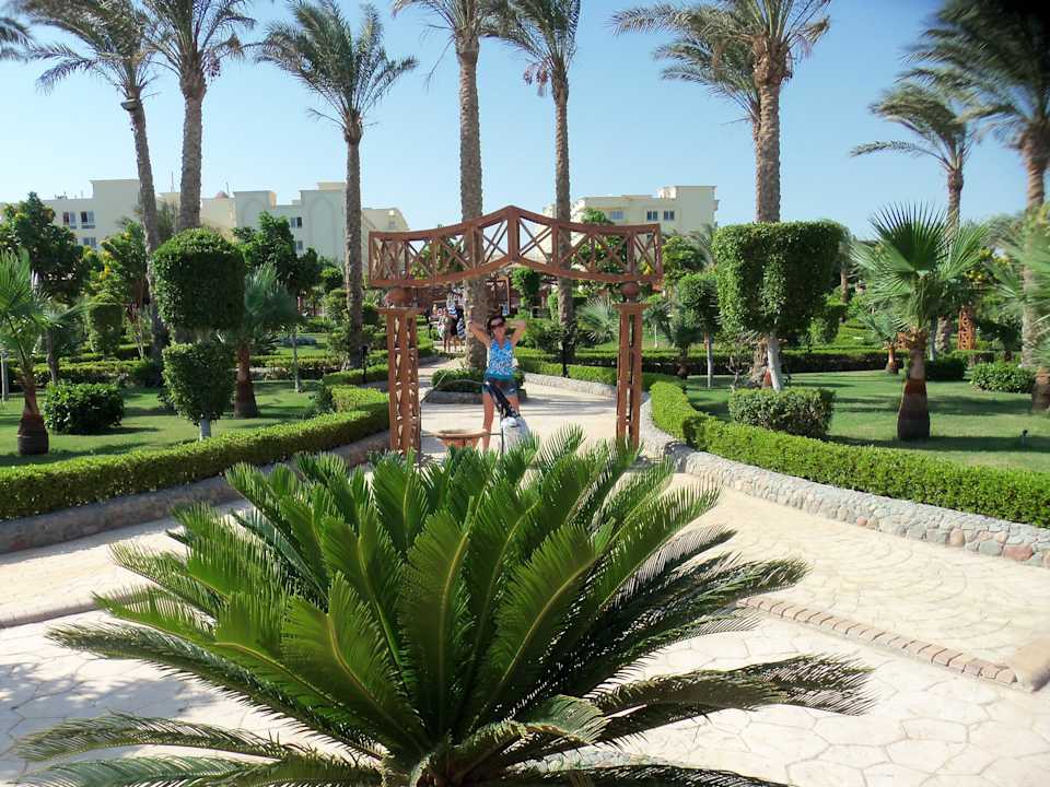 Garden Riviera Aqua Park Resort