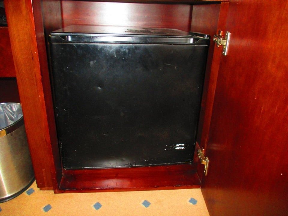 Minibarek lodowka 3 Premier Le Reve Hotel & Spa