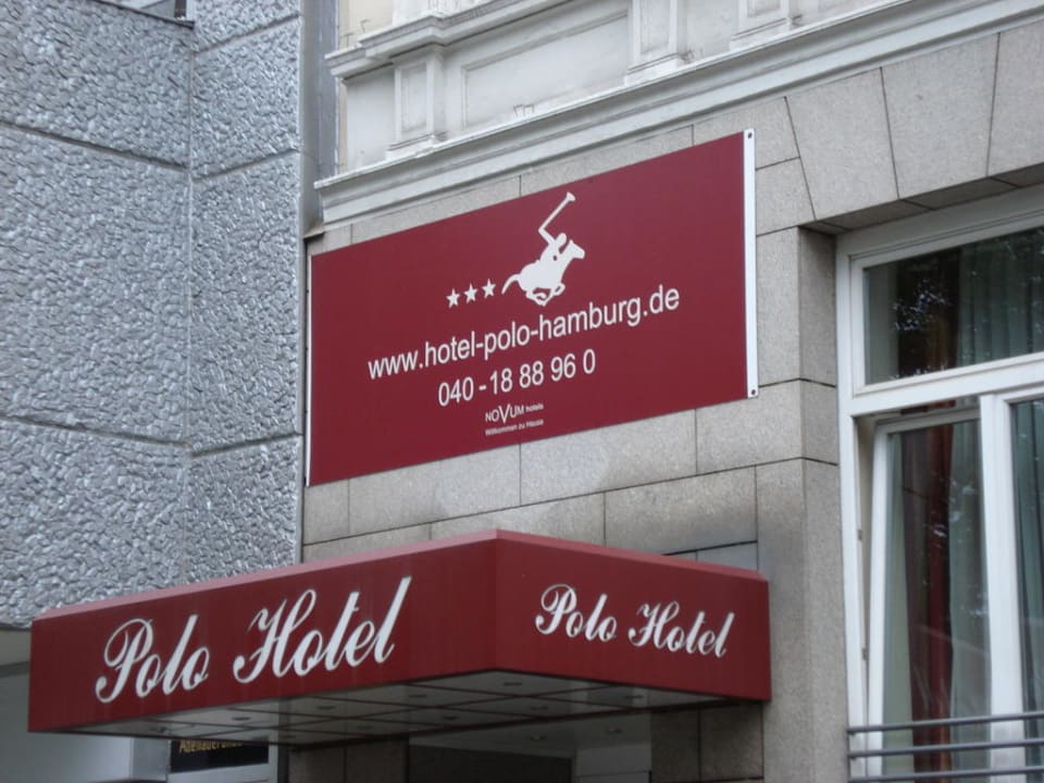 Eingangsbereicht von Außen Hotel Polo