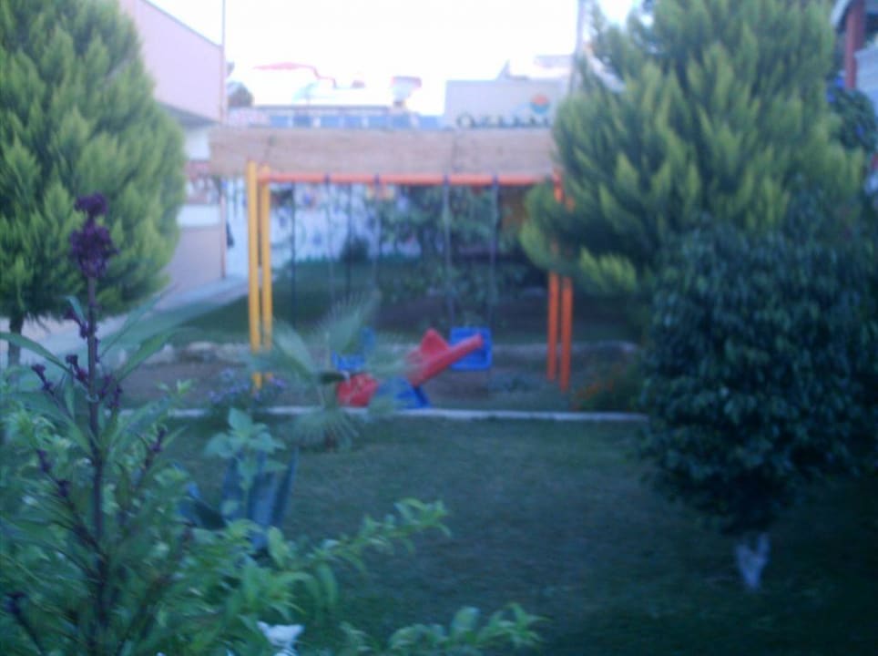 Spielplatz Sayanora Hotel
