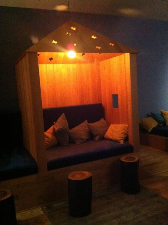 Kuschelecke im Kaminzimmer Leiners Familienhotel