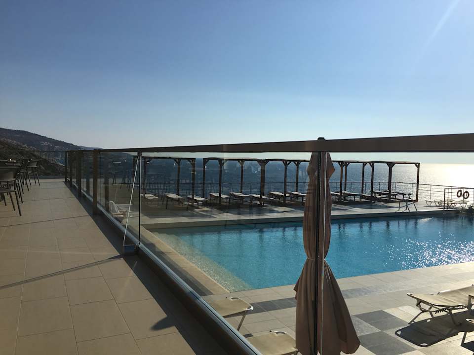 Pool Aeolis Thassos Palace