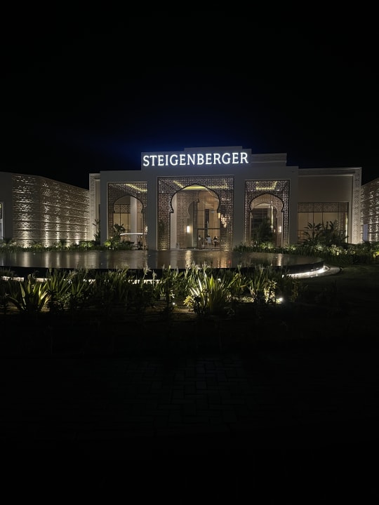 Außenansicht Steigenberger Resort Ras Soma