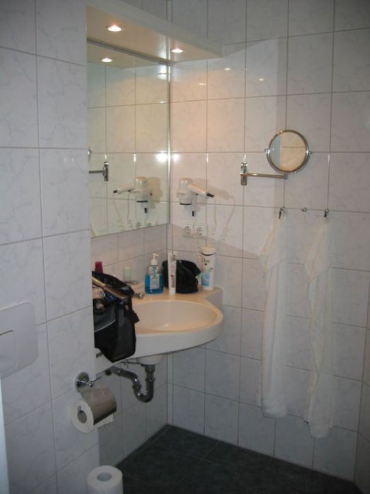 Bad des 1-Raum-Appartements Hotel Vier Jahreszeiten Kühlungsborn