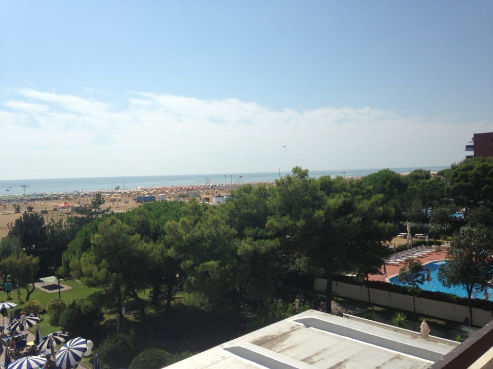 Blick vom Zimmer nach Westen Hotel Palace