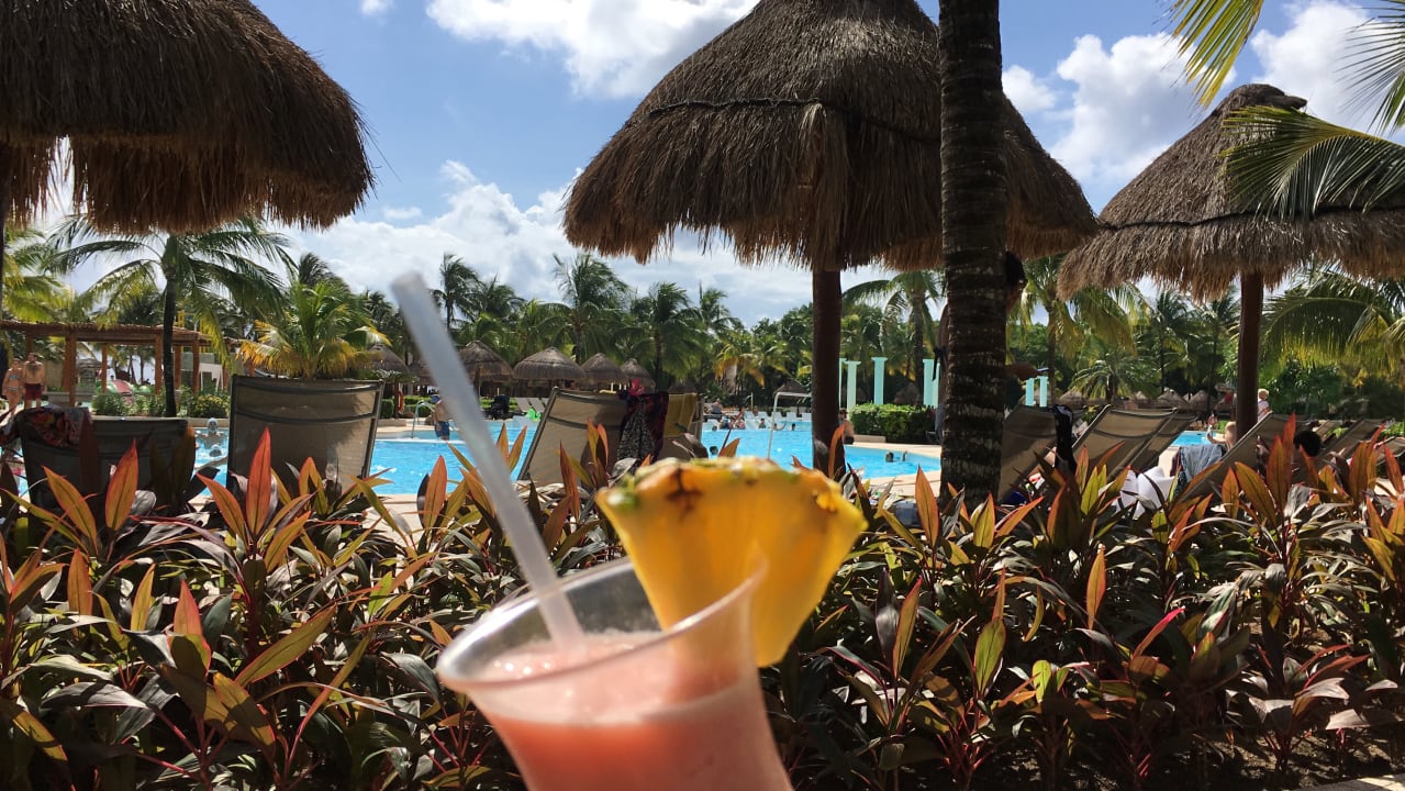 Pool Grand Palladium Kantenah Resort & Spa