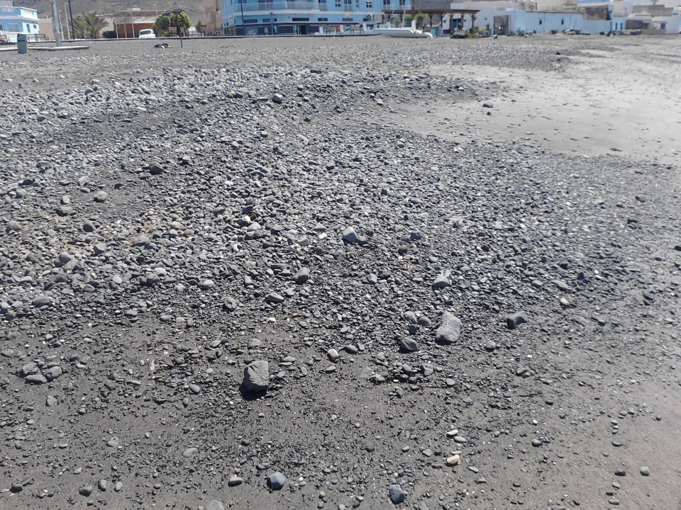 Strand mit Steinen R2 Bahía Playa Design Hotel & Spa - Adults Only