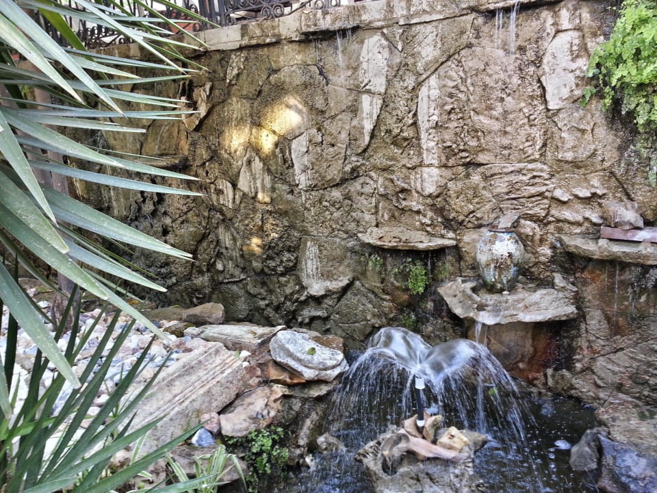 Wasserfallwand Dogan Hotel by Prana Hotels & Resorts