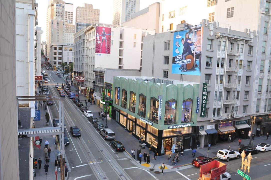 Blick aus dem Zimmer auf die Powell Street Hotel The Herbert