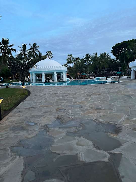 Pool Hotel Southern Palms Beach Resort