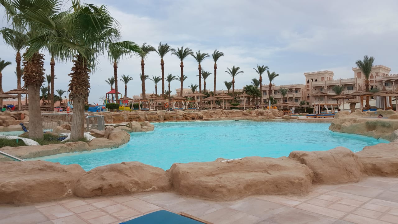 Pool  Beach Albatros Resort