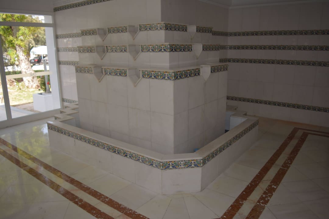Kaputter Brunnen in der Lobby. One Resort Aqua Park & Spa