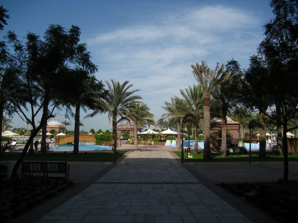 Emirates Palace, Pool am „east wing“ Emirates Palace Mandarin Oriental