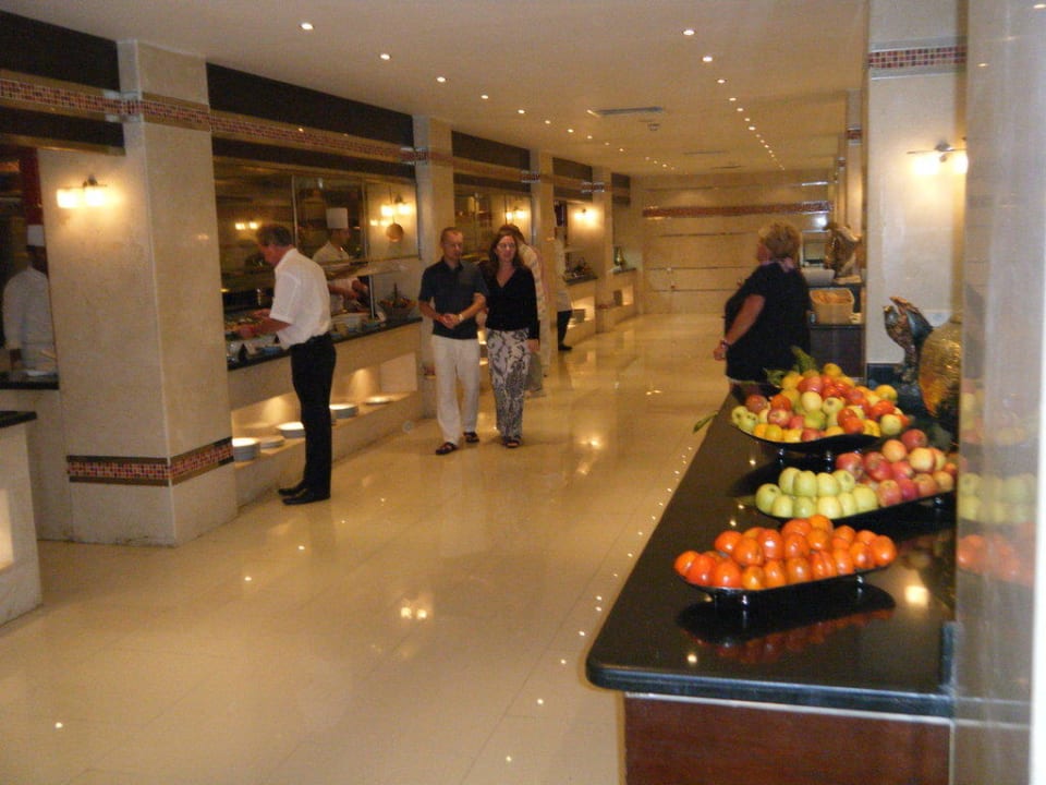 Hauptrestaurant beim Abendbüffet SUNRISE Crystal Bay Resort