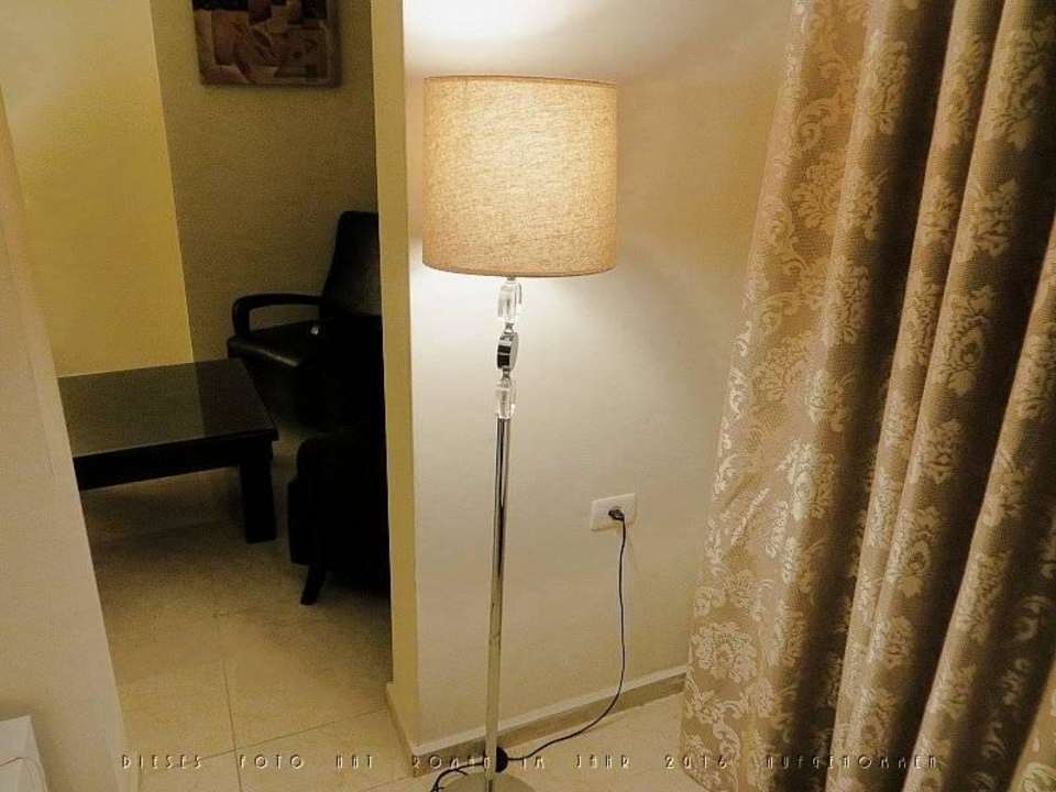 Blick in den zweiten Raum, ein Wohnzimmer Nativity Hotel