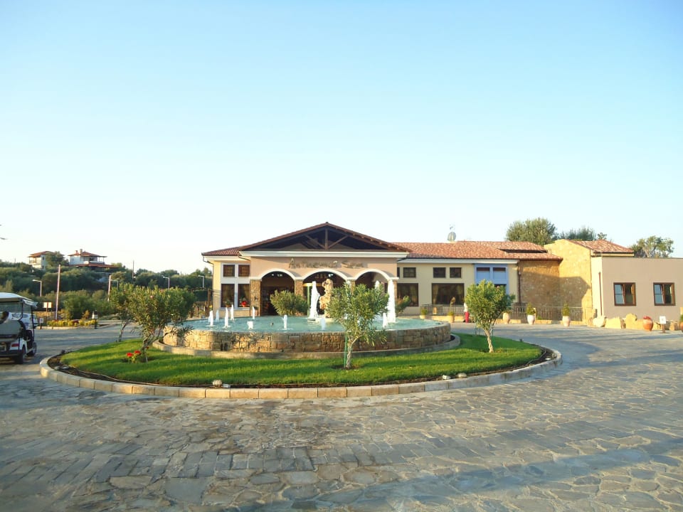 Hotel von außen Anthemus Sea Beach Hotel & Spa