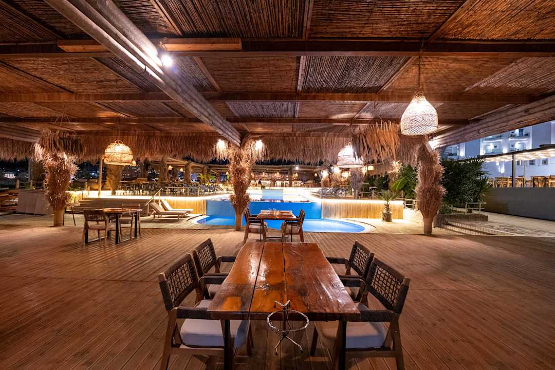 Außenansicht Grand Hotel Saranda