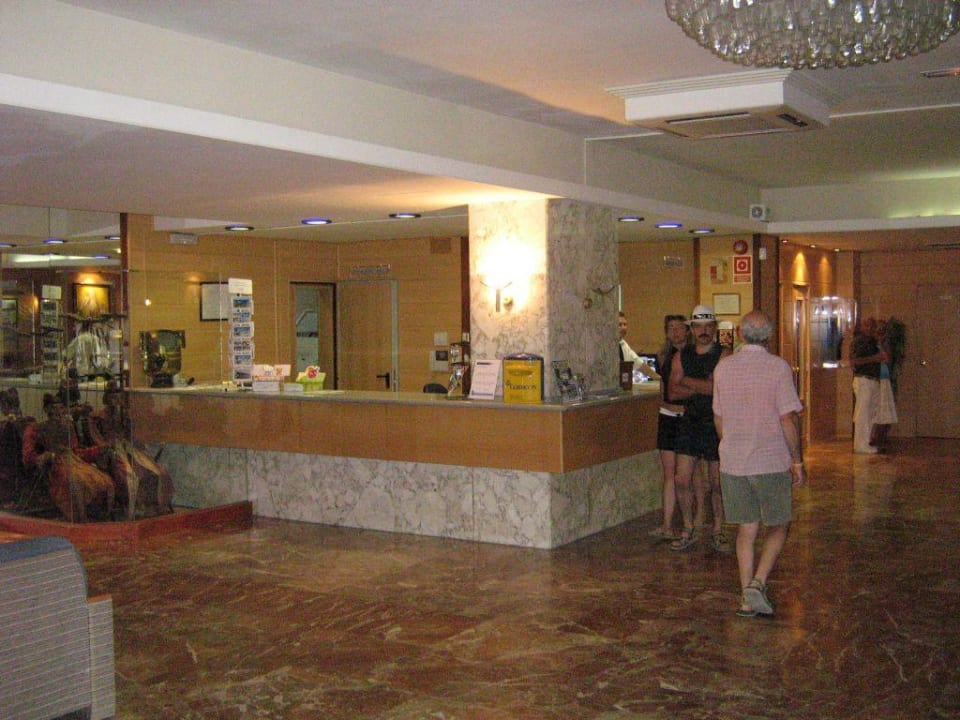 Lobby azuLine Hotel Bergantin