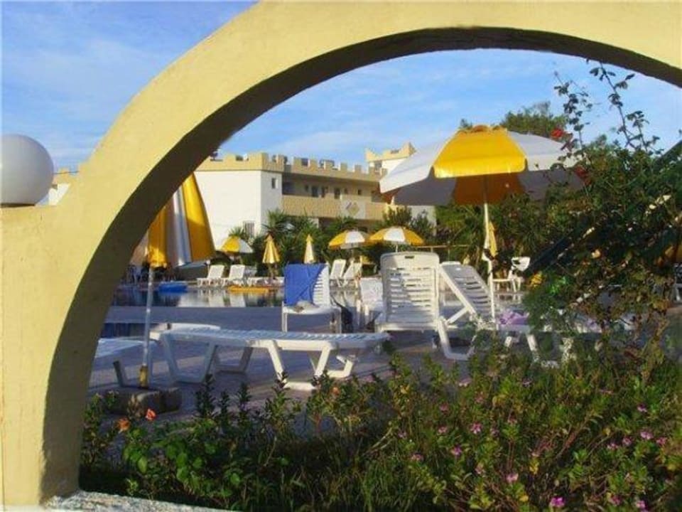 Pool View and Garden Fili Apartments