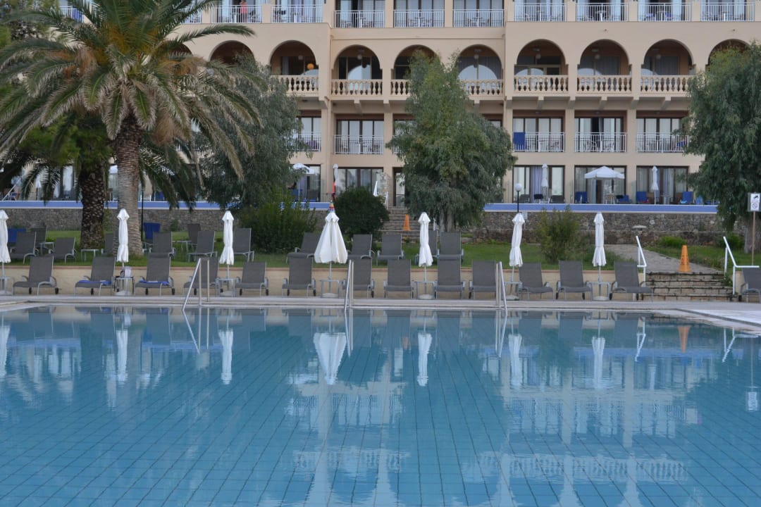 Pool & hotel Domes of Corfu, Autograph Collection