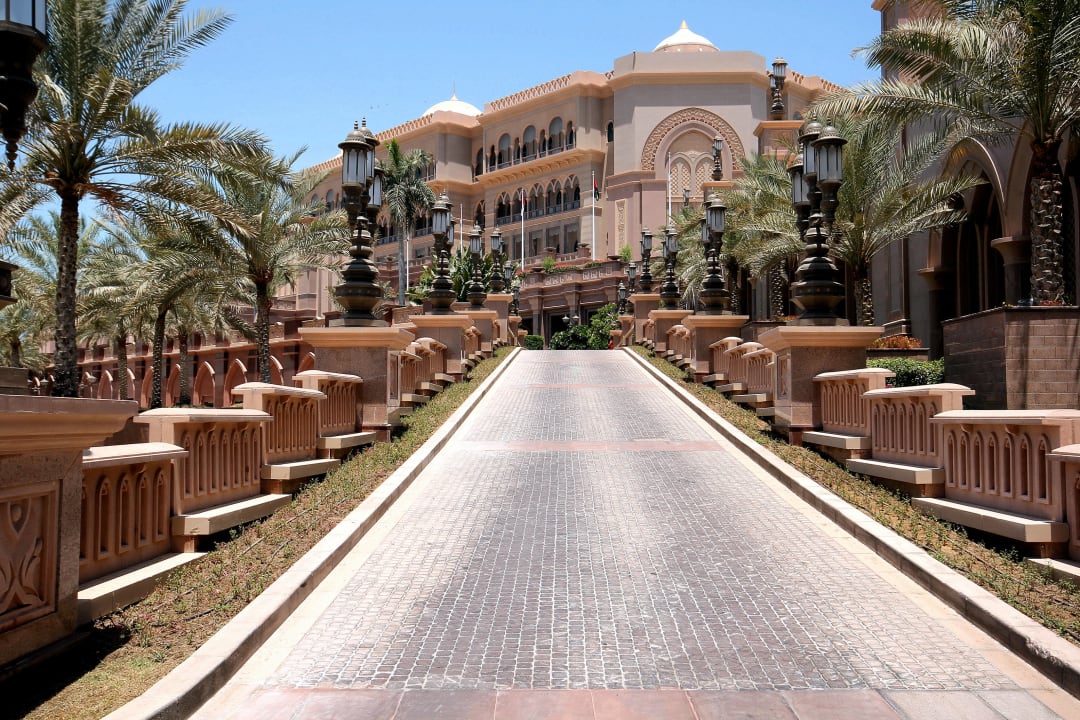 Auffahrt zum Haupteingang Emirates Palace Mandarin Oriental
