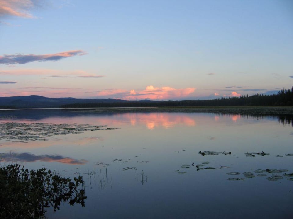 Sonnenuntergang am Spout Lake Hotel Ten-ee-ah Lodge