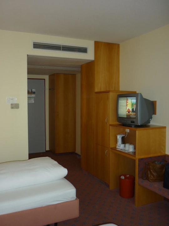 TV-Gerät  elaya hotel frankfurt oberursel